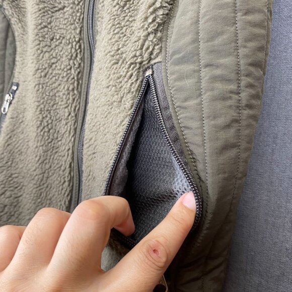 Patagonia Synchilla Womens Full Zip Fleece Vest Olive Green Logo Size Small - Picture 11 of 13